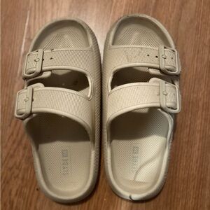 Women’s Beige Sandals